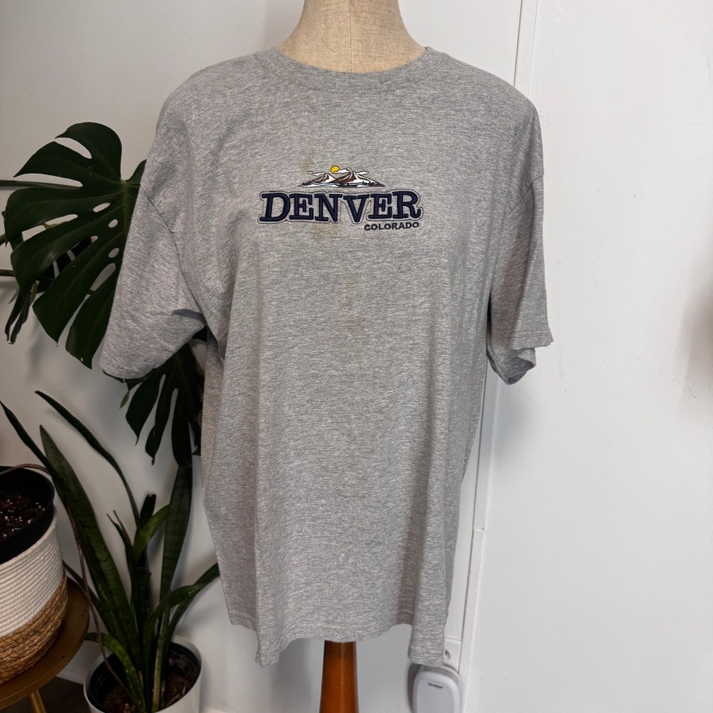 Gildan Denver Colorado Graphic T-Shirt Mens XL Gray Embroidered Mountain